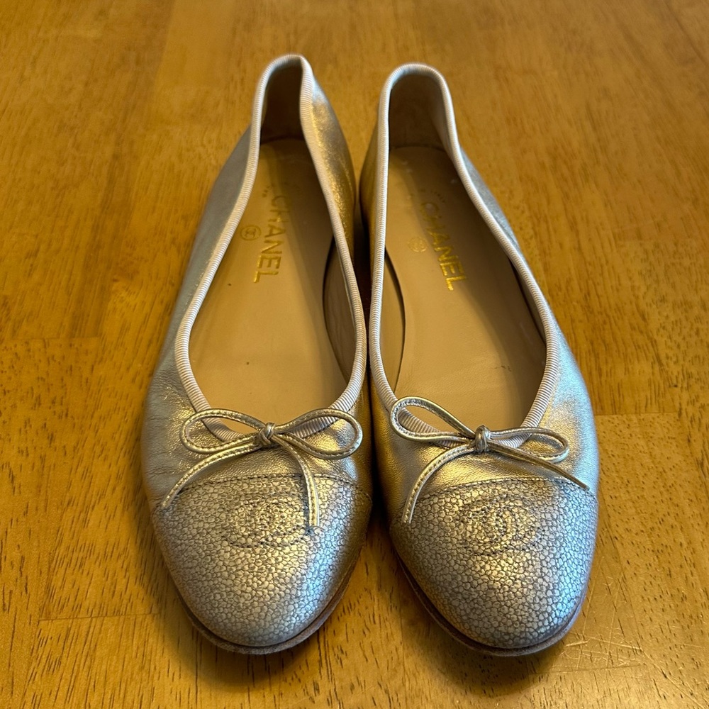 Chanel Golden vintage flats 40